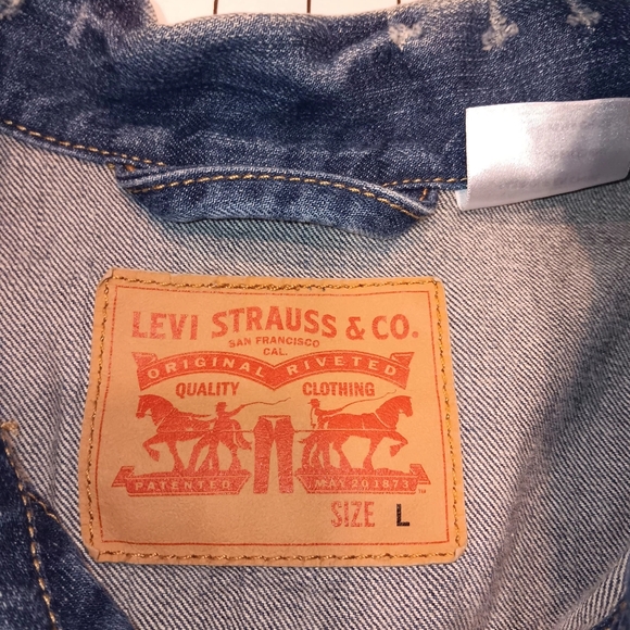 Levi's denim jacket, Y2K, Large, Blue, Great Condition-1 small stain on low back - Picture 2 of 4